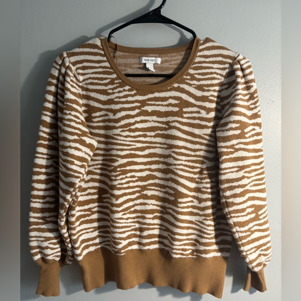 ❤️ Nine West Tan and Cream Striped Sweater